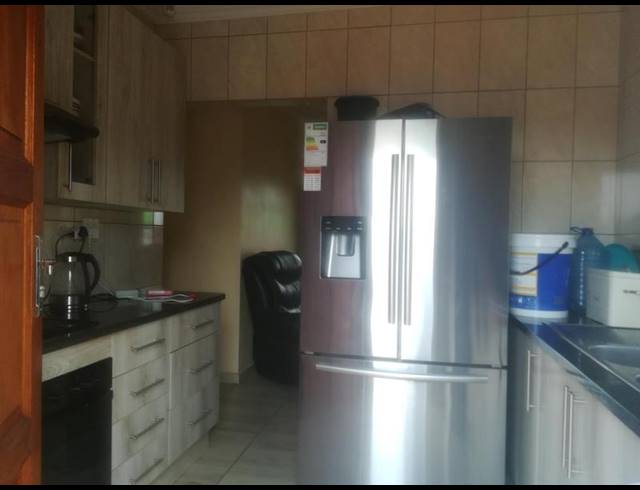 3 BEDROOM PROPERTY TO RENT IN CHROOM PARK